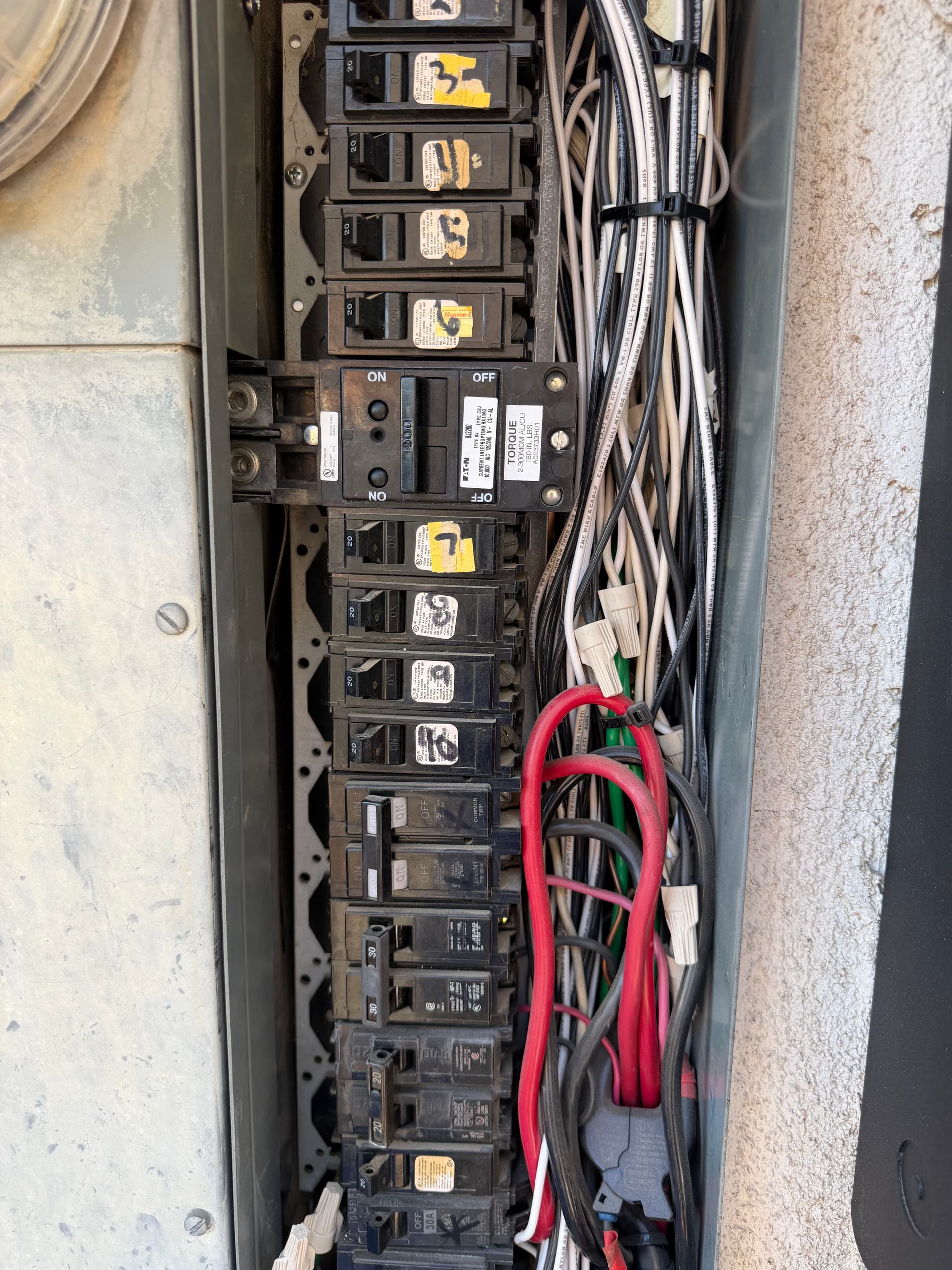 Gallery photos for Burned-Up 200A Main Breaker Replaced Before It Got Worse: Image #4