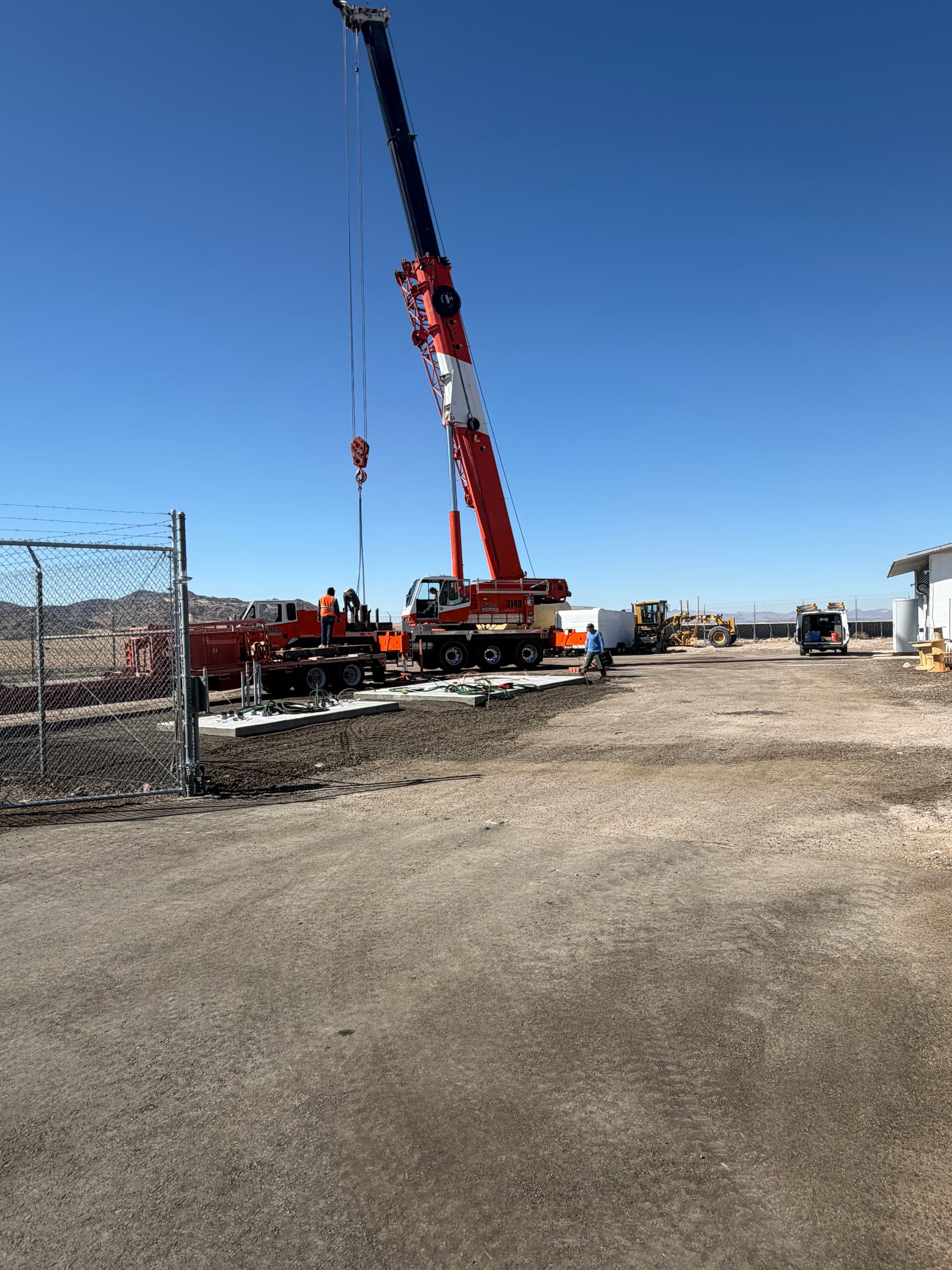 Gallery photos for 60,000 lb Battery Container Crane Pick in Baker CA: Image #6