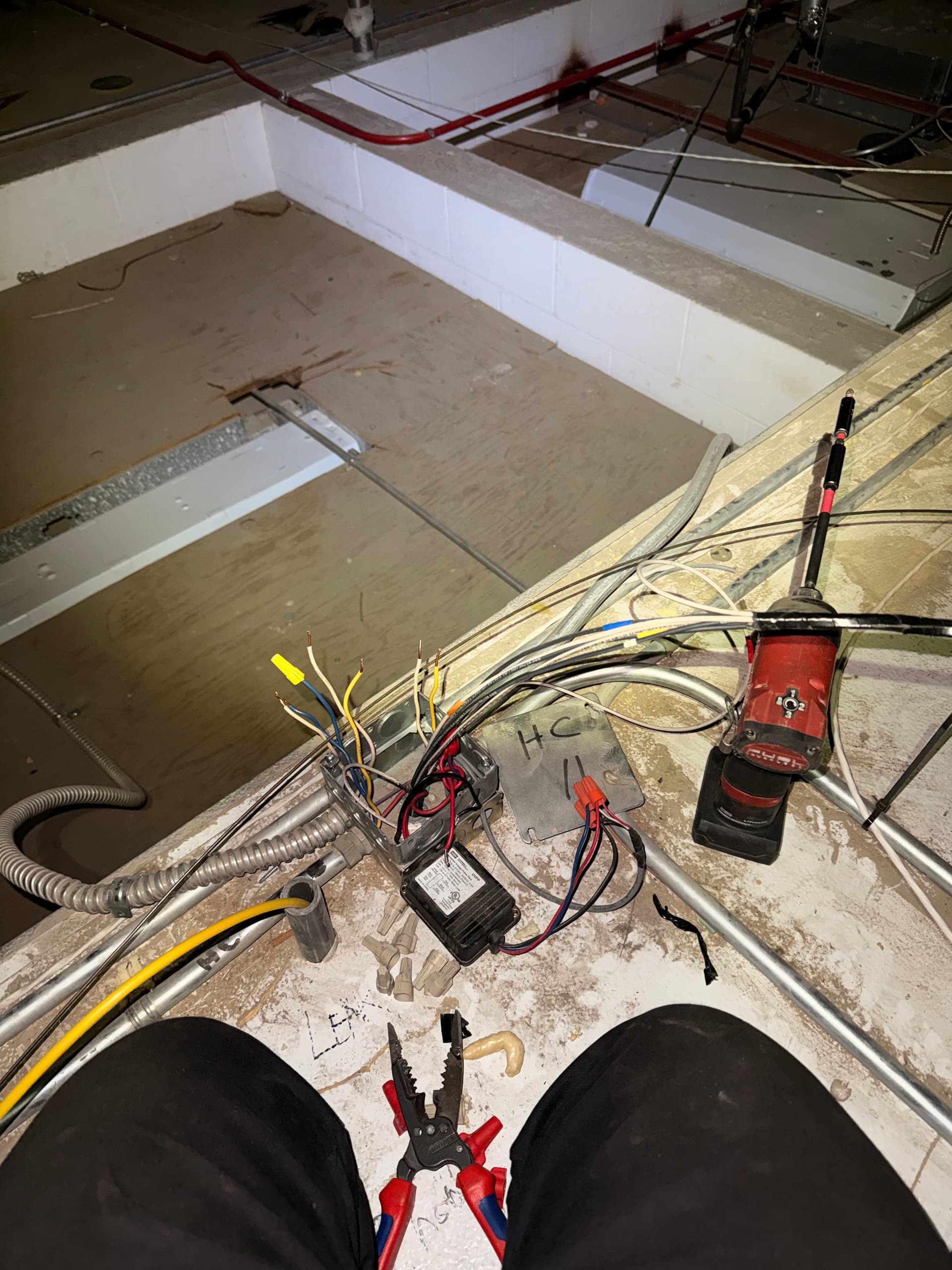 Gallery photos for Emergency Cooler Lighting Circuit Repair at Fort Irwin Commissary: Image #3