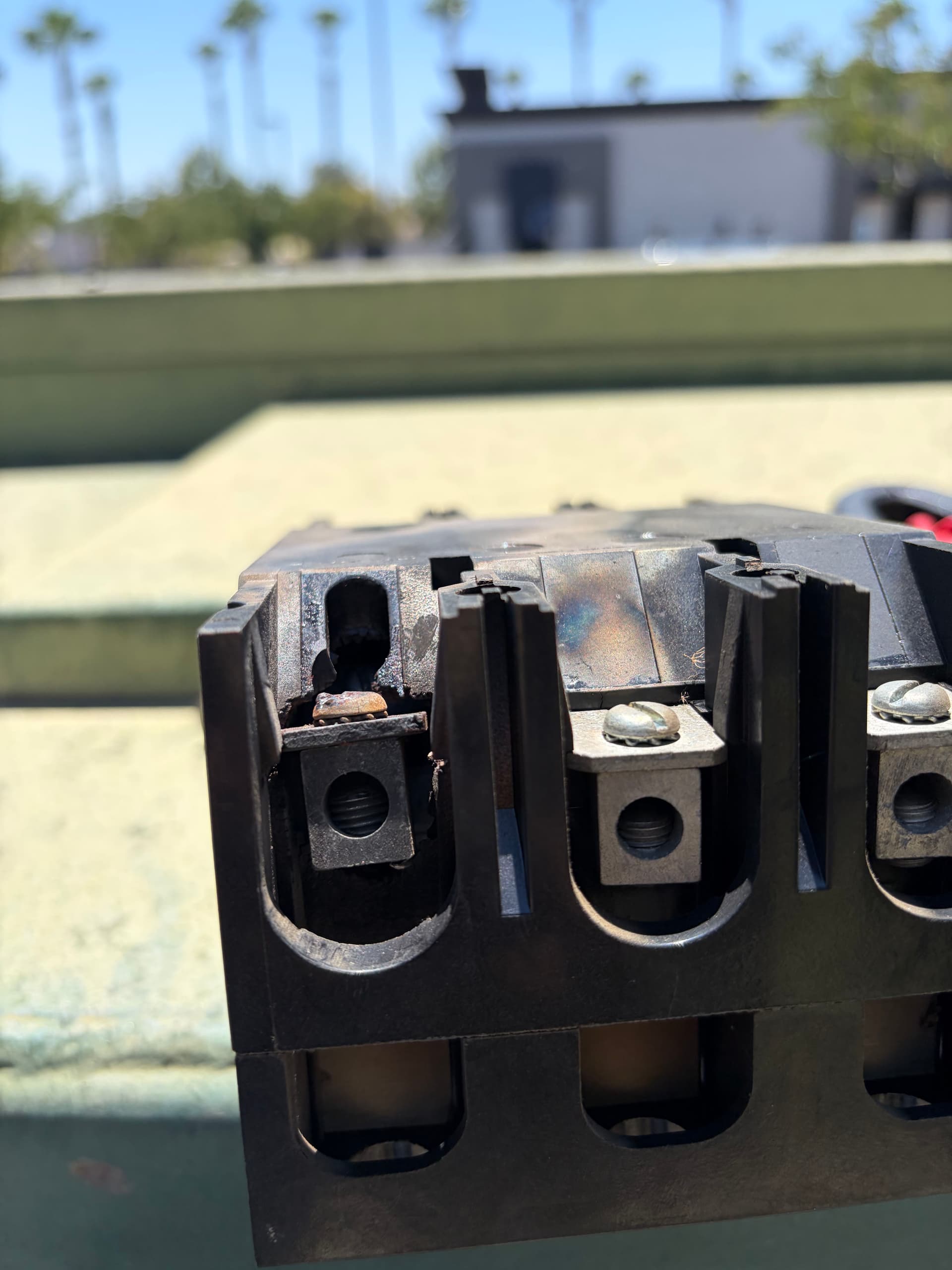 Gallery photos for Burned Underground Conductor Found on San Bernardino Troubleshooting Call: Image #2