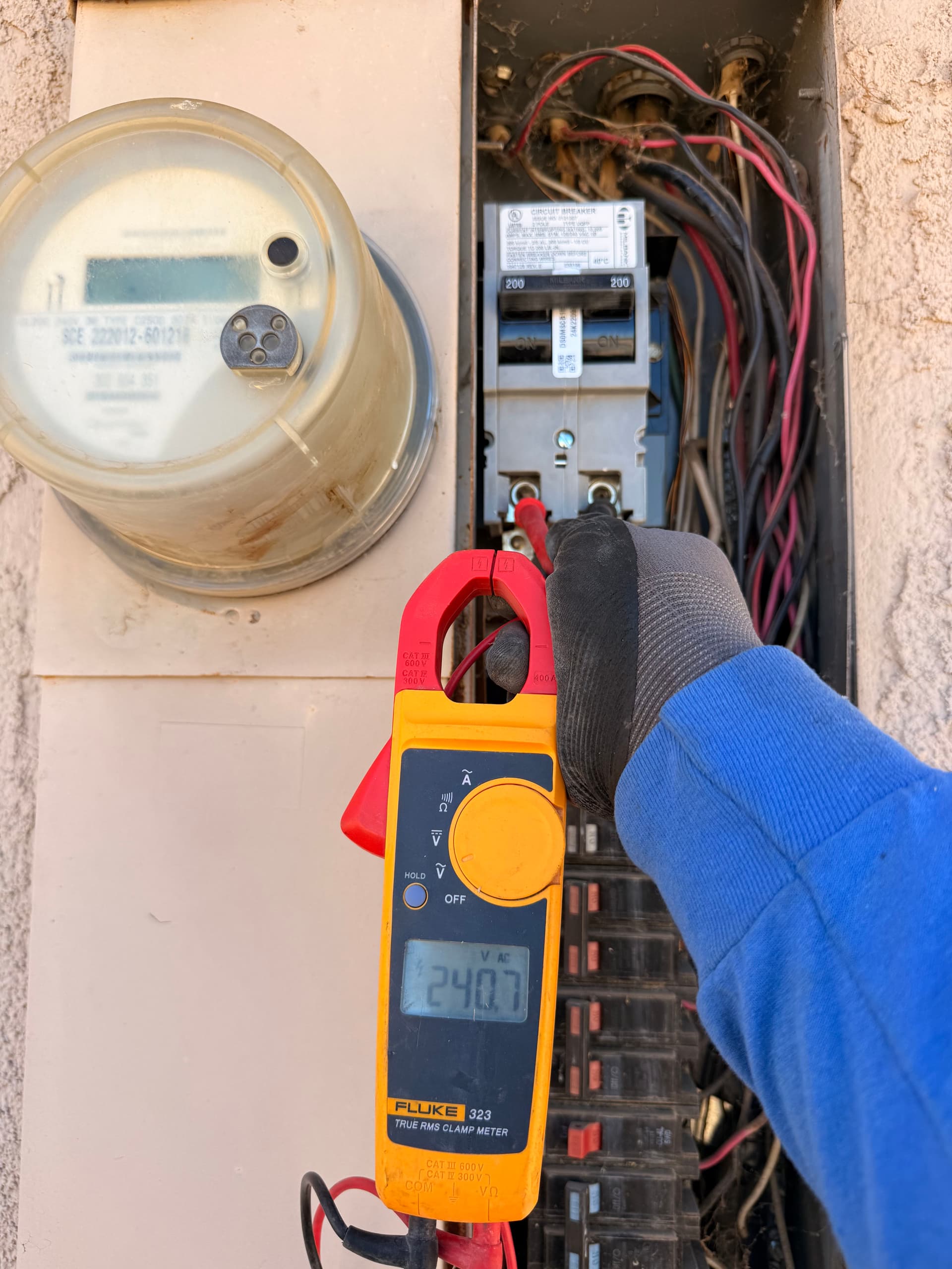 Gallery photos for Faulty 200A Main Breaker Replaced and Service Restored: Image #4
