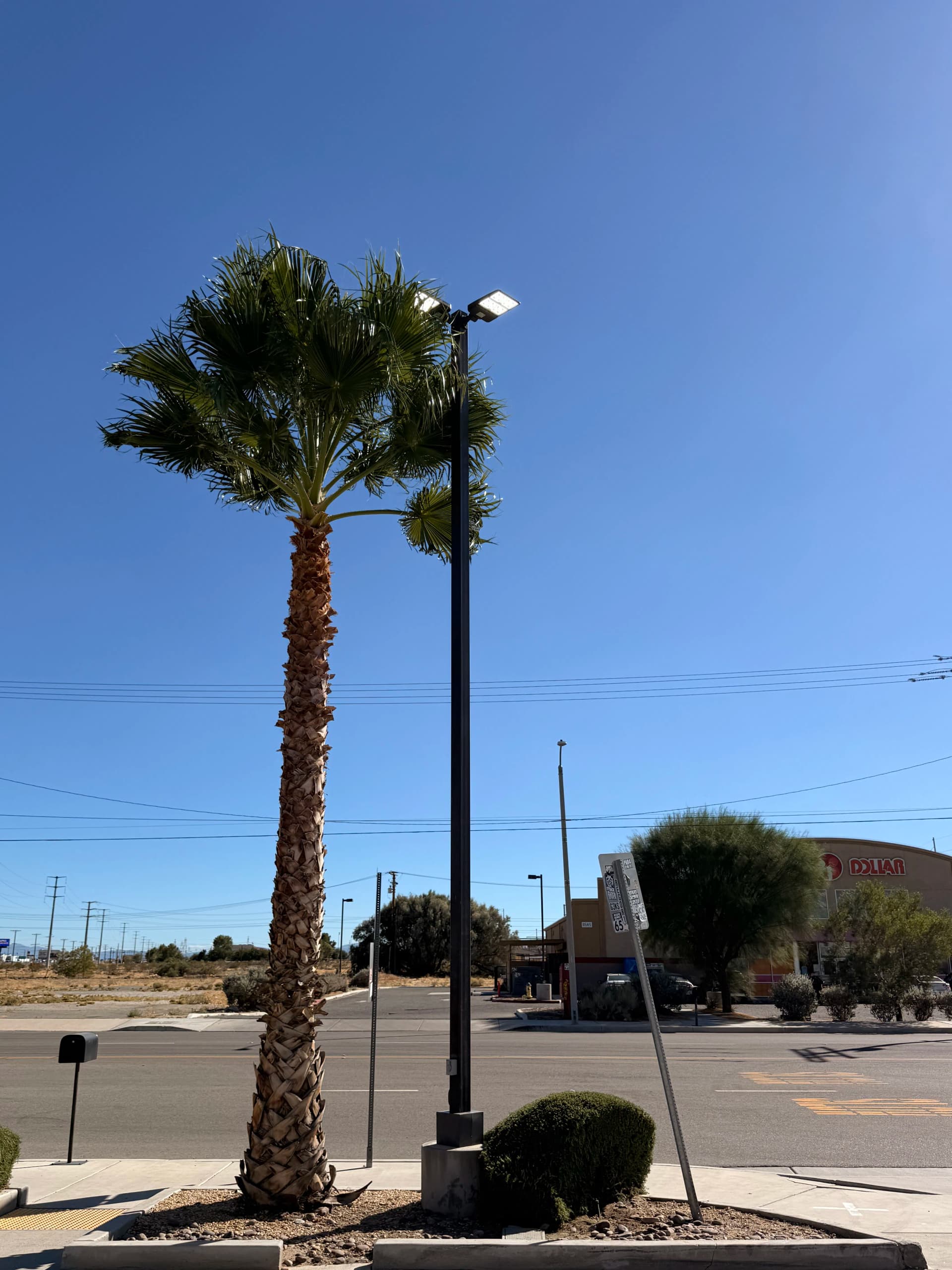 Gallery photos for Parking Lot LED Light Upgrade at June's Market in Adelanto: Image #4