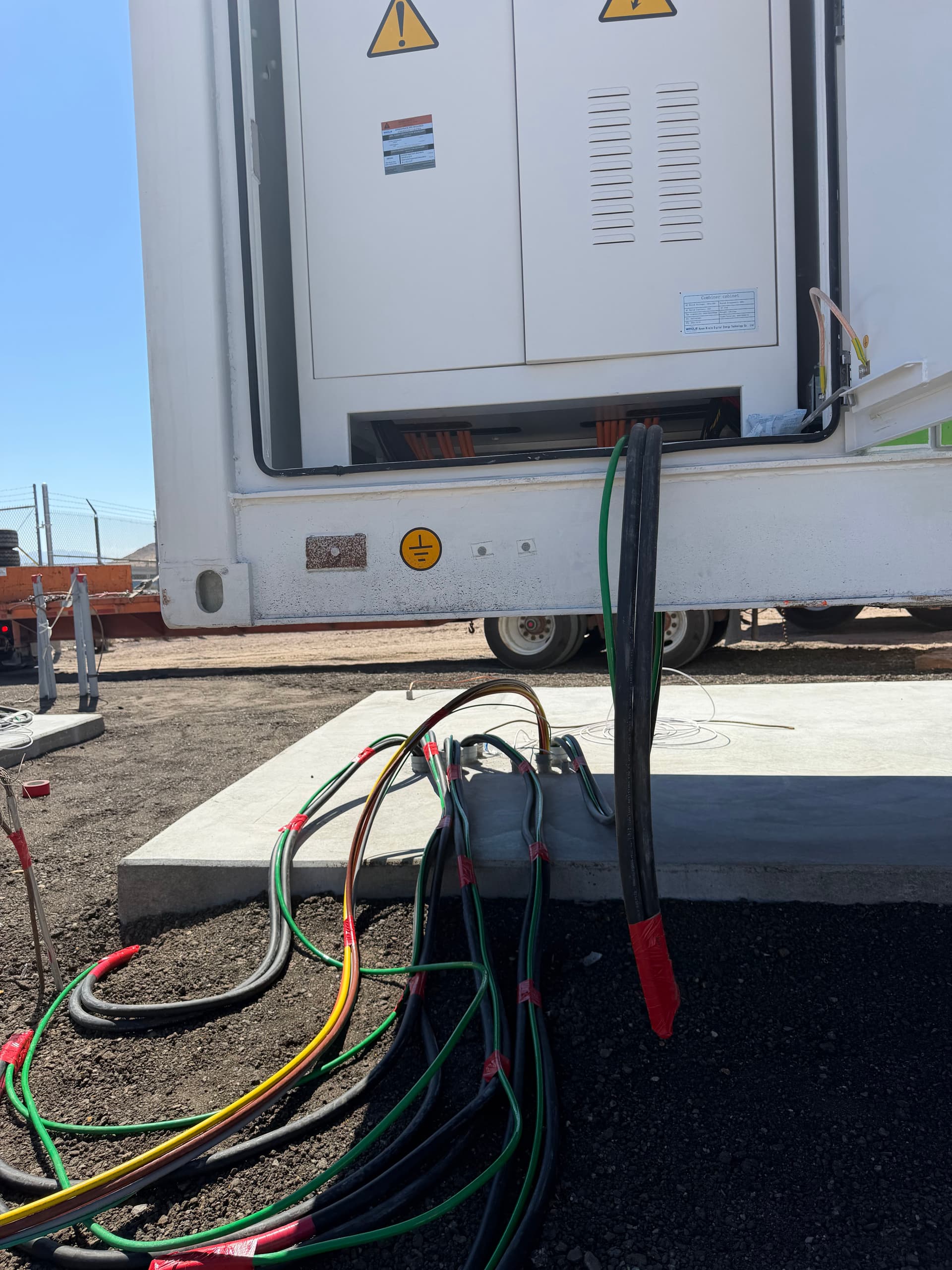 Gallery photos for 60,000 lb Battery Container Crane Pick in Baker CA: Image #5
