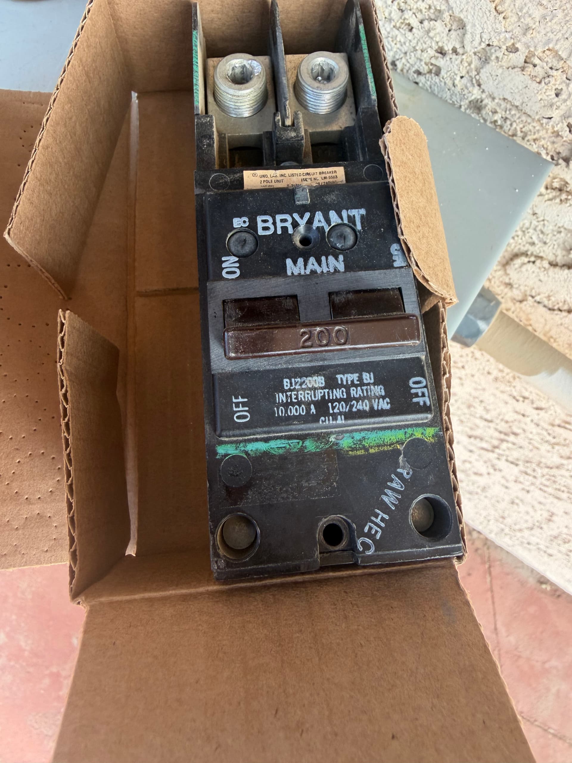 Gallery photos for Burned-Up 200A Main Breaker Replaced Before It Got Worse: Image #3