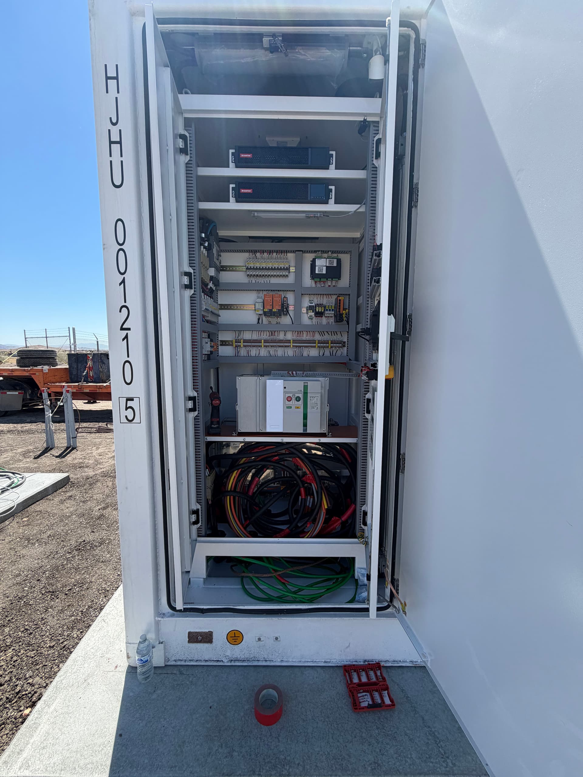 Gallery photos for 60,000 lb Battery Container Crane Pick in Baker CA: Image #3