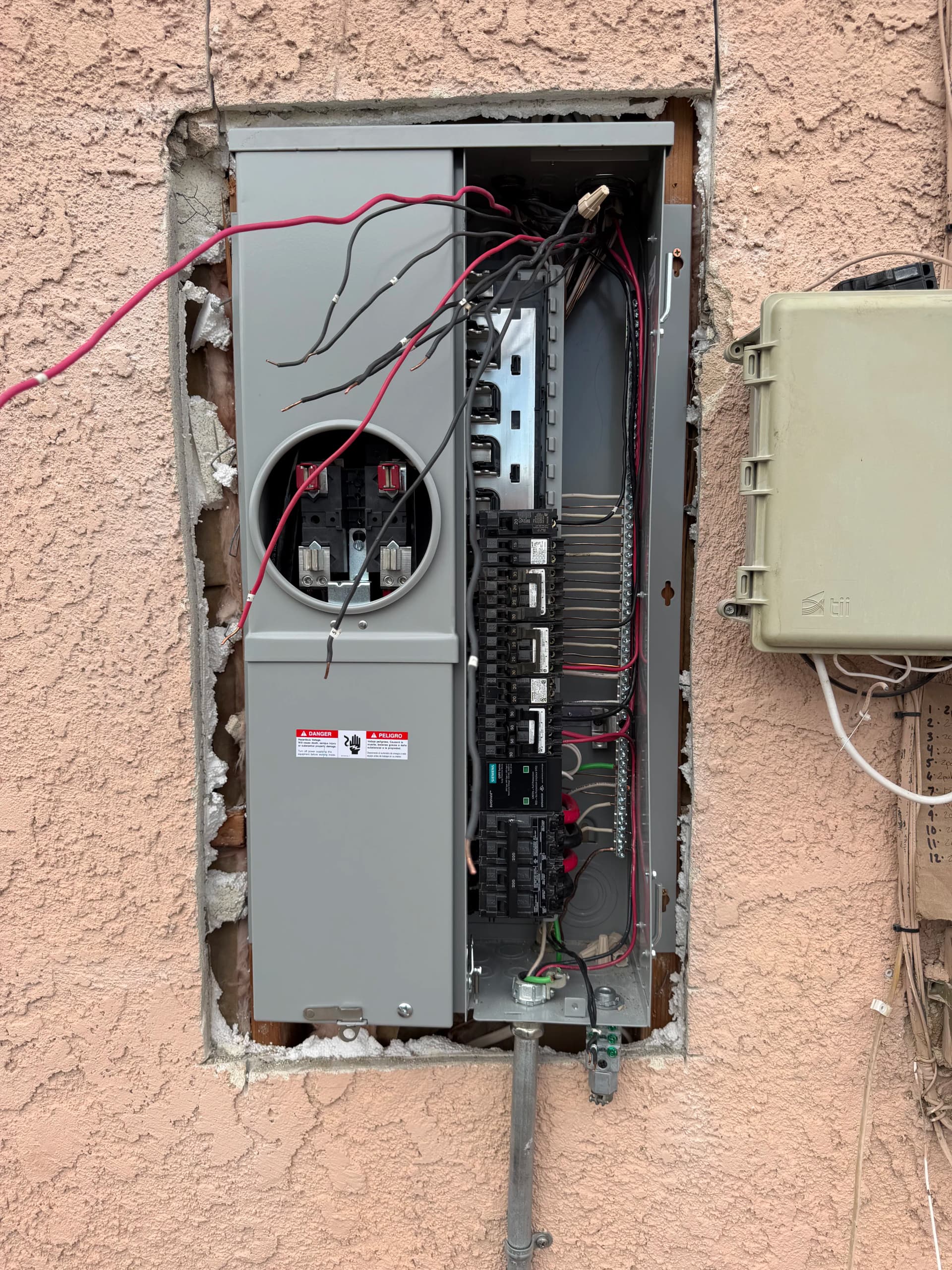 Gallery photos for 100 to 200 Amp Panel Upgrade in Hesperia: Image #1
