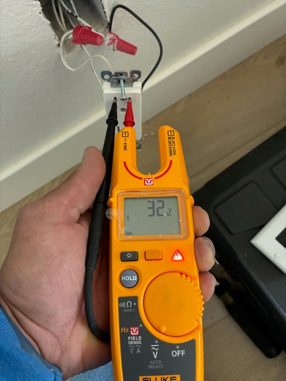 Gallery photos for Expert Electrical Troubleshooting in Action: Image #2