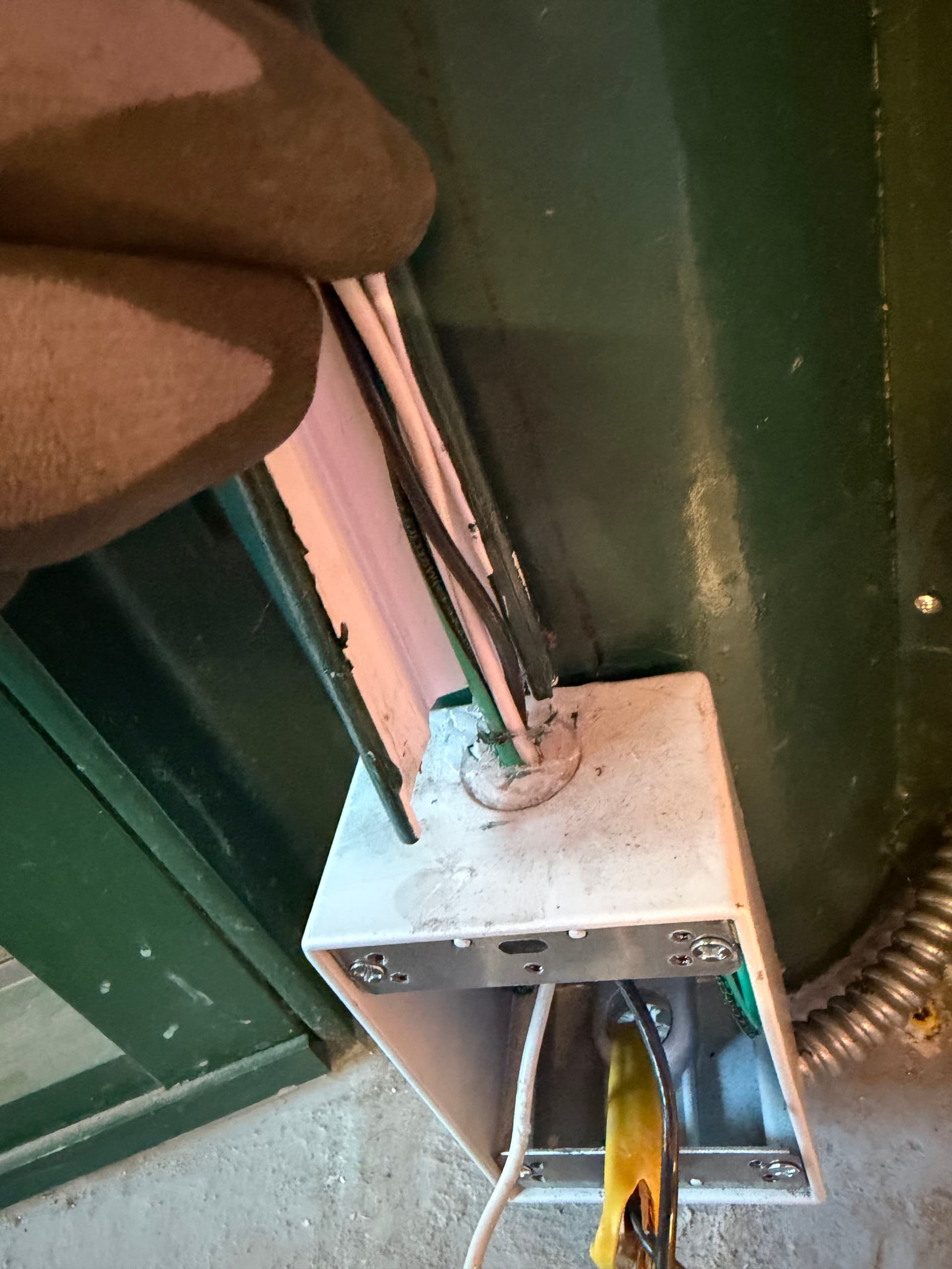 Gallery photos for Unsafe Sign Circuit Wiring Fixed Right at a Commissary: Image #5